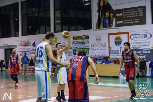 Basket/ Prova di carattere della Bisanum Viaggi Vieste che dopo la vittoria di Taranto conferma il buon momento di forma e annichilisce 95-69 Monteroni che aveva anche iniziato meglio la partita.