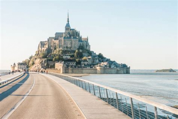 Monte S.Angelo/ Nasce il network micaelico occasione per rilanciare il turismo. Mont S. Michel in Normandia, la Sacra di val Susa ed il santuario garganico.