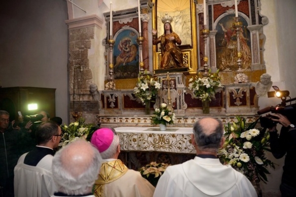 Ho vinto il tumore in due mesi Mons. Castoro torna sull'altare.