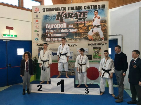Campionato Italiano Centro-Sud di Karate Tradizionale Fikta ad Agropoli 1 e 2 aprile 2017. Quasi 400 atleti in gara nella manifestazione organizzata dal viestano maestro Angelo Torre.