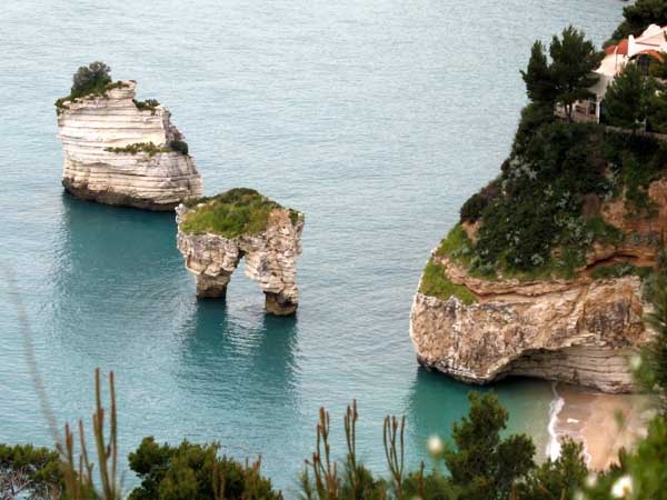 Il fascino del Gargano richiamo per turisti vip. Tra gli ultimi arrivi il premier bielorusso e il ministro dell'interno austriaco.