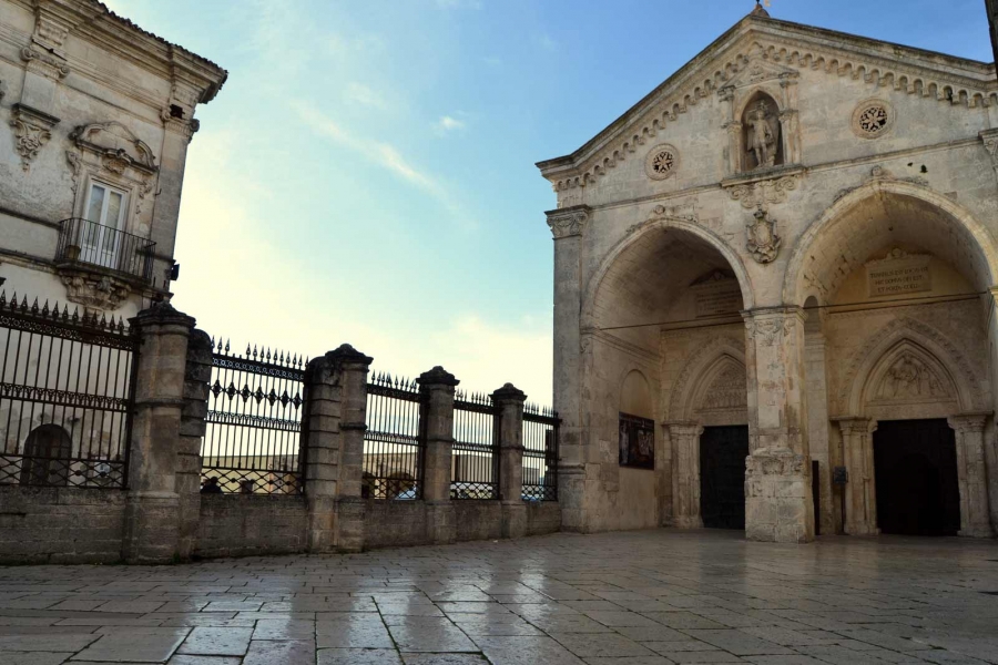 Risultati immagini per monte sant'angelo