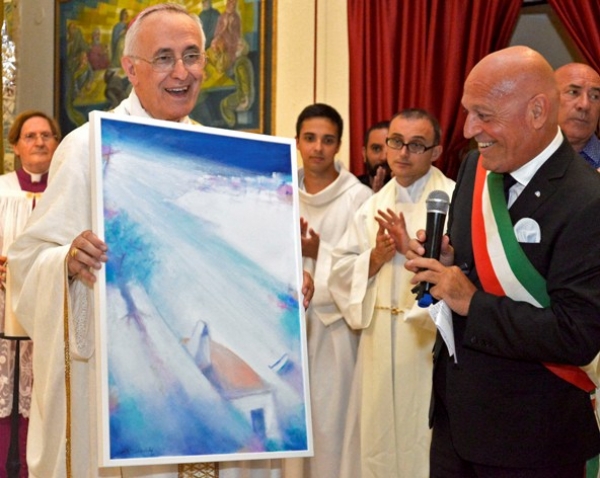 Lecce/ Scambio di auguri in Provincia, il vescovo Mimì DAmbrosio annuncia: Mi ritiro a San Giovanni Rotondo