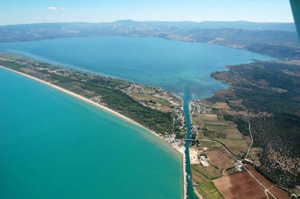 Lesina-Cagnano Varano/ Un grande anello ciclabile intorno ai due laghi costieri.  Il progetto  dellAmministrazione provinciale e della Fiab.